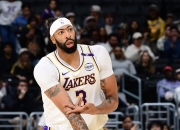 cq9电子在线下载-浓眉在比赛中受伤退赛，库里主帅表示担忧！